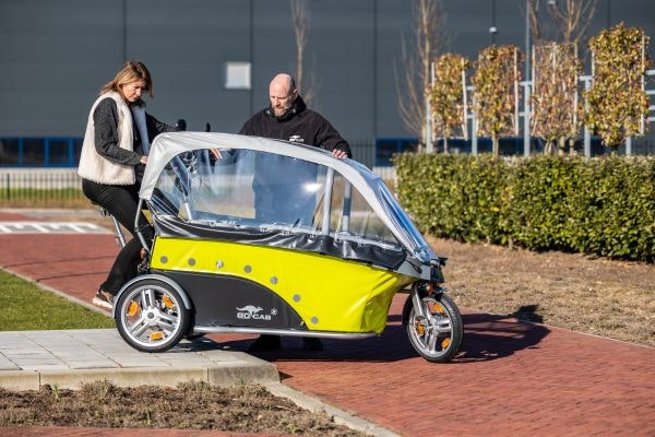 GoCab fietstaxi voor het vervoeren van 8 kinderen GoCab fietstaxi voor het vervoeren van 8 kinderen